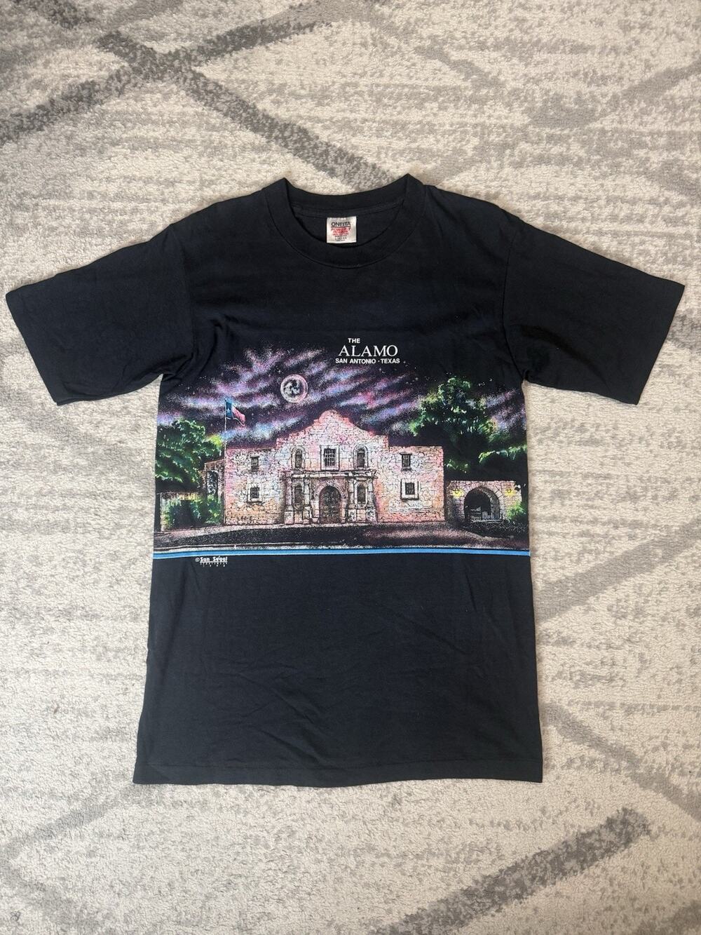 Vtg 1990 The Alamo San Antonio Texas Wrap Around T Shirt Size L (Runs Small)